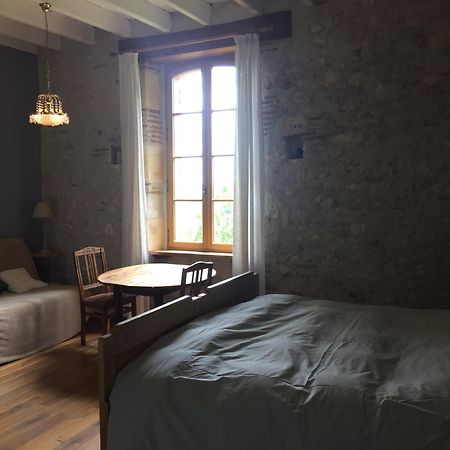Les Huguets Bed & Breakfast Villeneuve-sur-Lot Bilik gambar